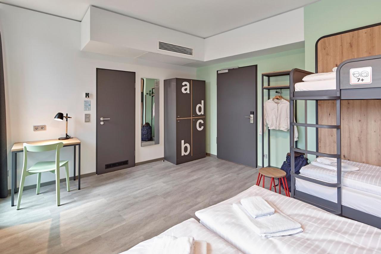 Meininger Hotel Koeln West Extérieur photo